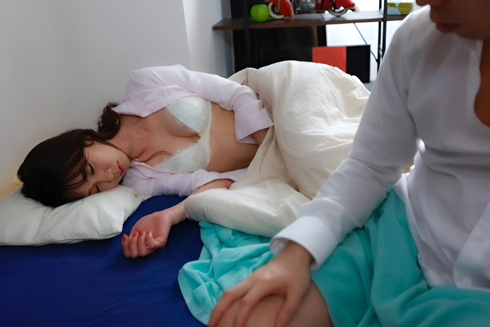 DASS-168 Cô thư ký vú bự của sếp